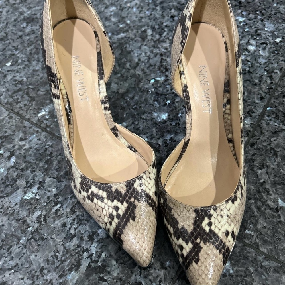Nine West Women's Snakeskin heels